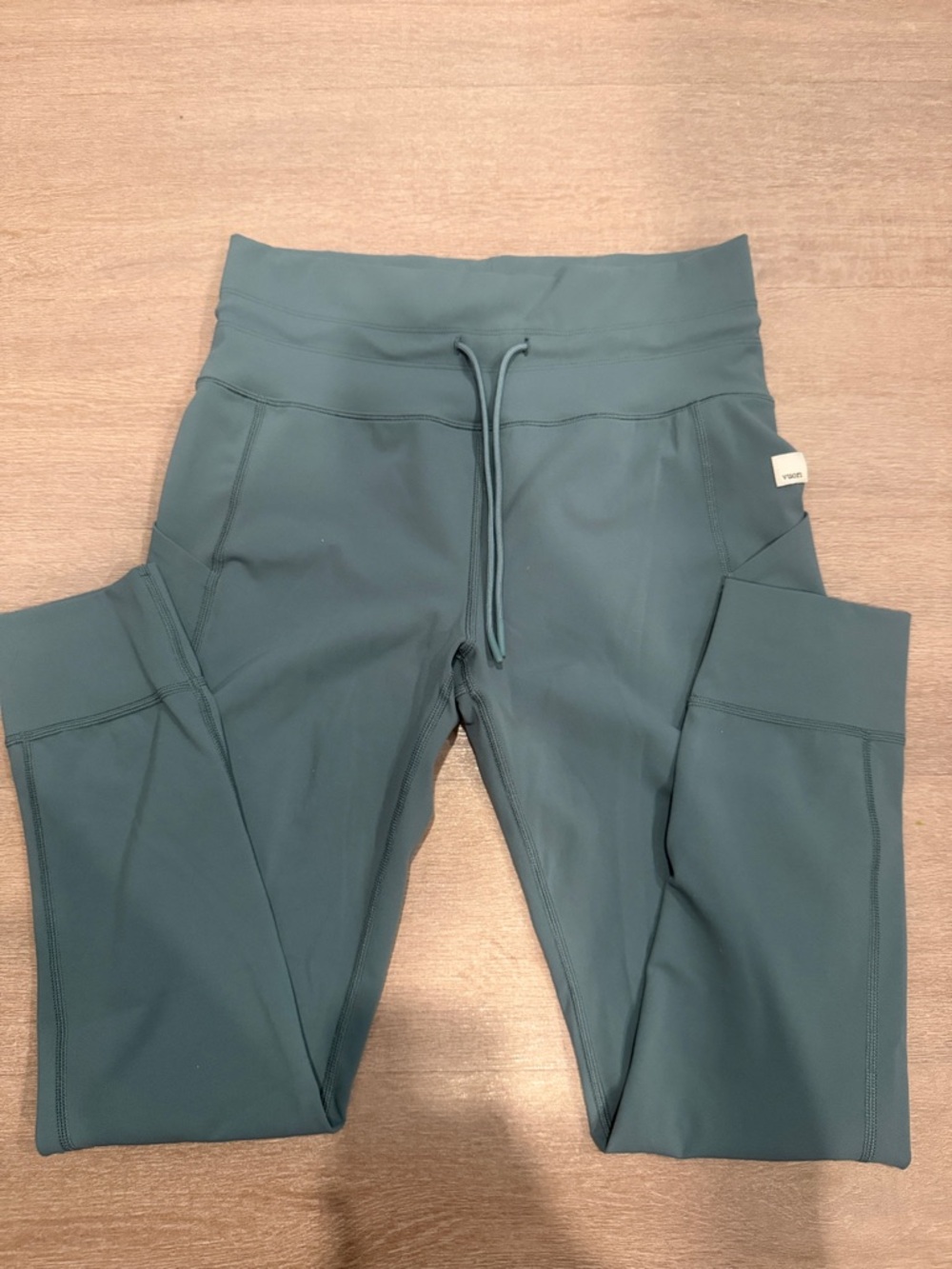 Vuori Slate Green High-Rise Pocket Leggings, Size Small - Picture 4 of 5